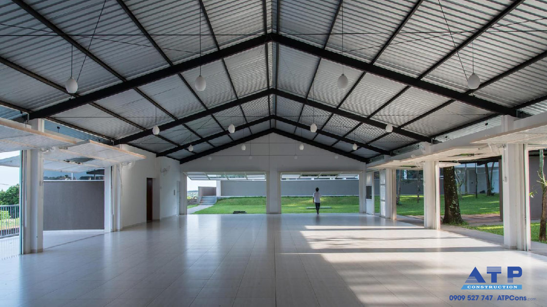 nhà xưởng vào mùa mưa